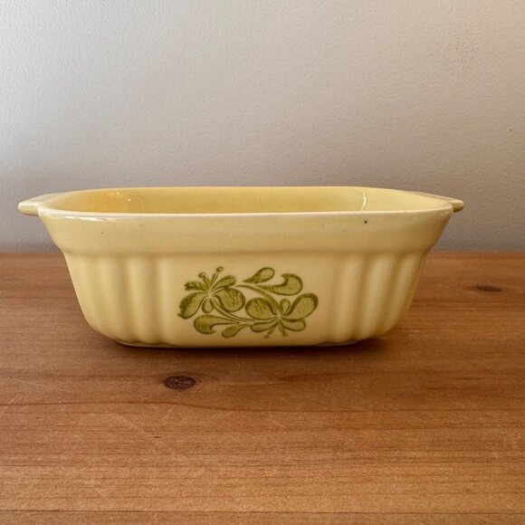 Vintage Baking Dishes Casserole 16 oz F.T.D.A. Pfaltzgraff 1983 Retro Yellow - Picture 1 of 6